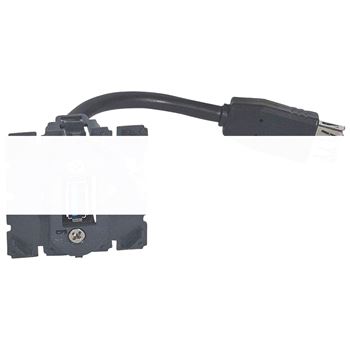 Celiane Механизм розетки USB подготовлен к подключению